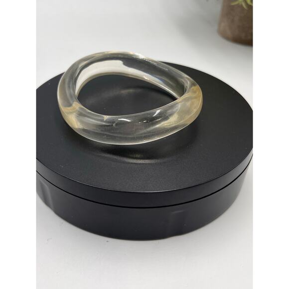 Lucite Vintage 1950's Chunky Waved Curved Mid Century Bangle Bracelet - Picture 7 of 8